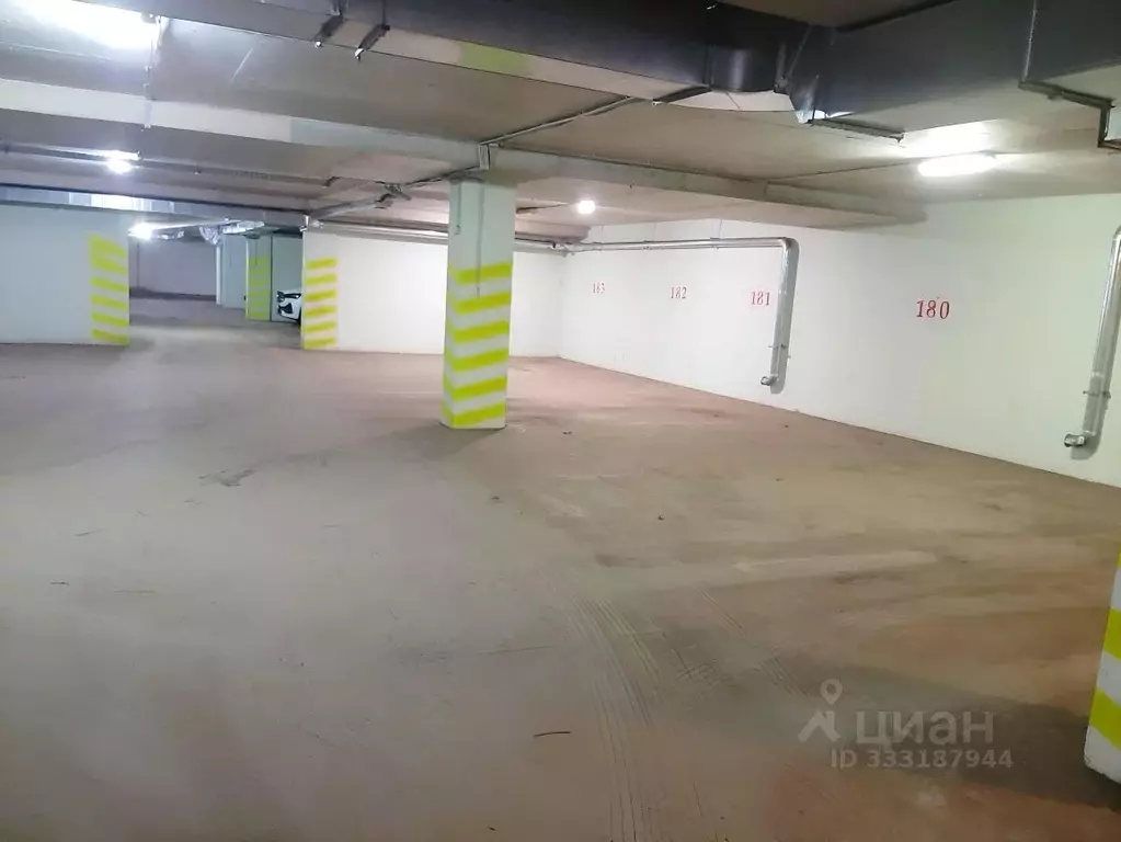 Гараж в Московская область, Жуковский ул. Амет-хан Султана, 15с5 (31 ... - Фото 2