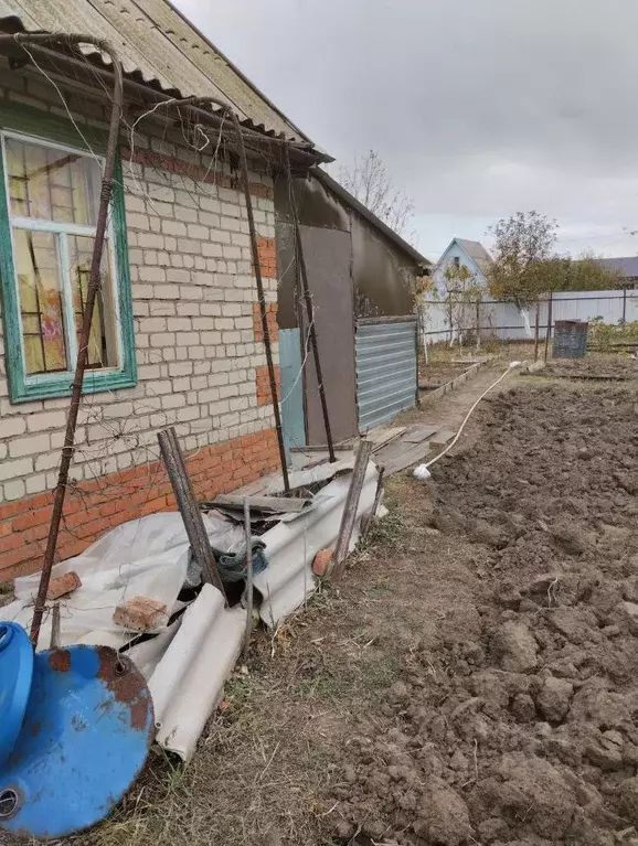 Дом в Саратовская область, Энгельс Химик-1 СНТ,  (20 м) - Фото 1
