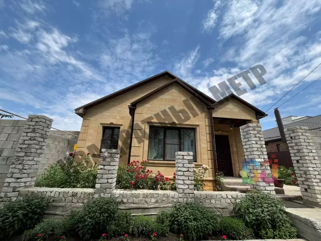 Дом в Калмыкия, Элиста ул. Г.О. Рокчинского, 27 (84 м) - Фото 1