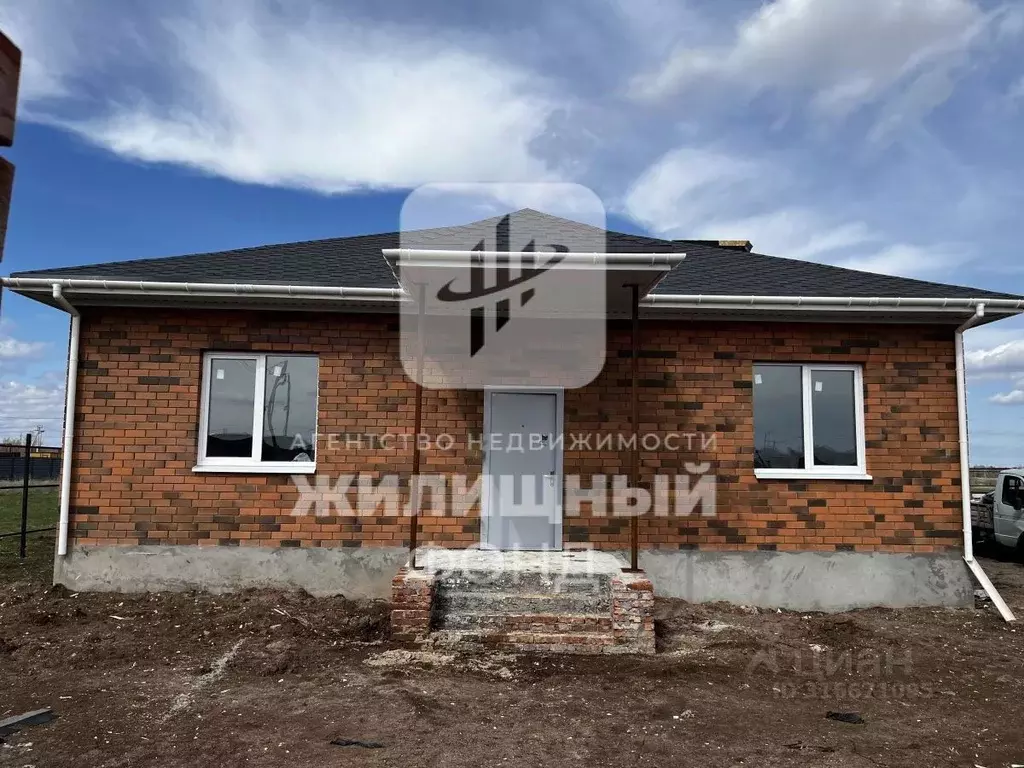 Дом в Саратовская область, Энгельсский район, Красноярское ... - Фото 0