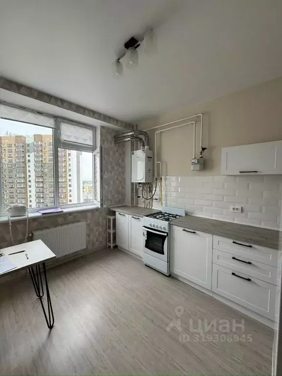 1-к кв. Крым, Симферополь ул. Батурина, 131 (40.0 м) - Фото 1