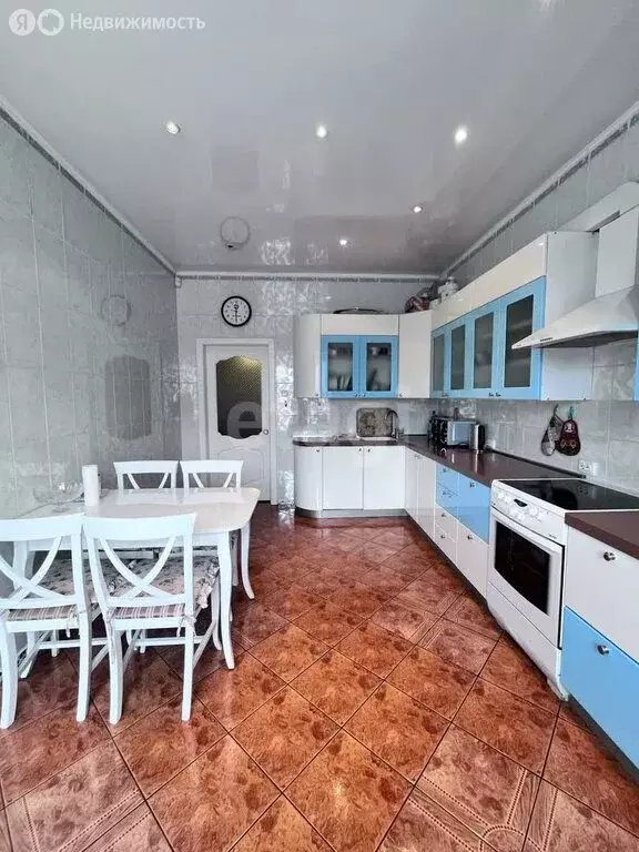 4-комнатная квартира: Абакан, улица Чертыгашева, 126 (170.4 м) - Фото 1