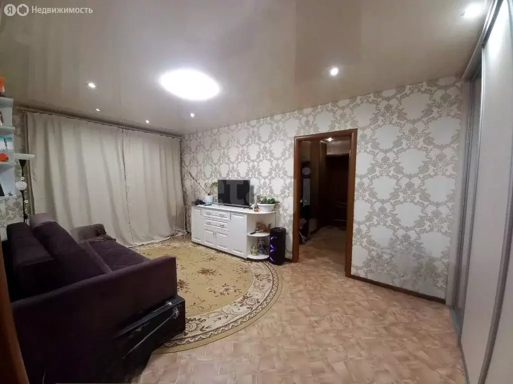 2-комнатная квартира: Кириши, улица Строителей, 18 (48 м) - Фото 1