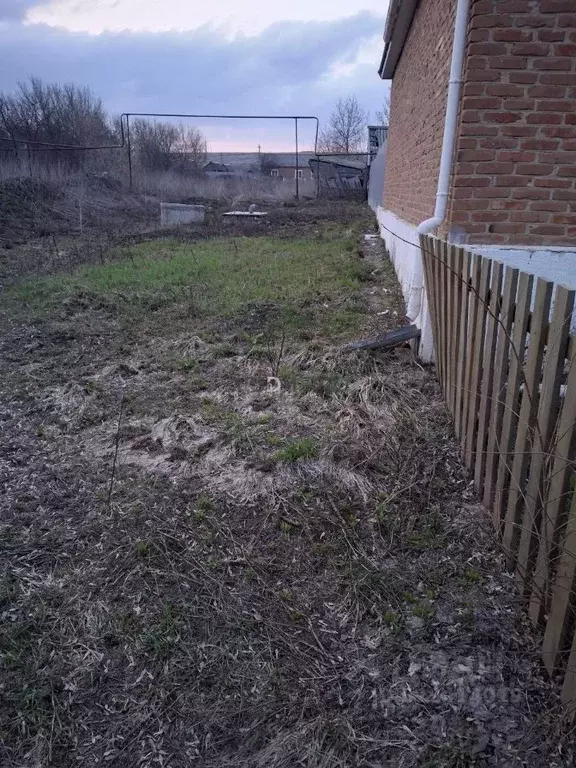 Дом в Саратовская область, Базарно-Карабулакский район, Старожуковское ... - Фото 2