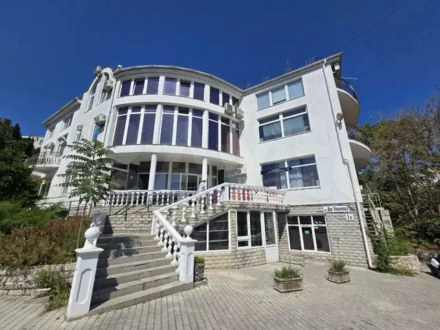 Магазин или Кофейня - район Цума в Бизнес центре - Фото 0