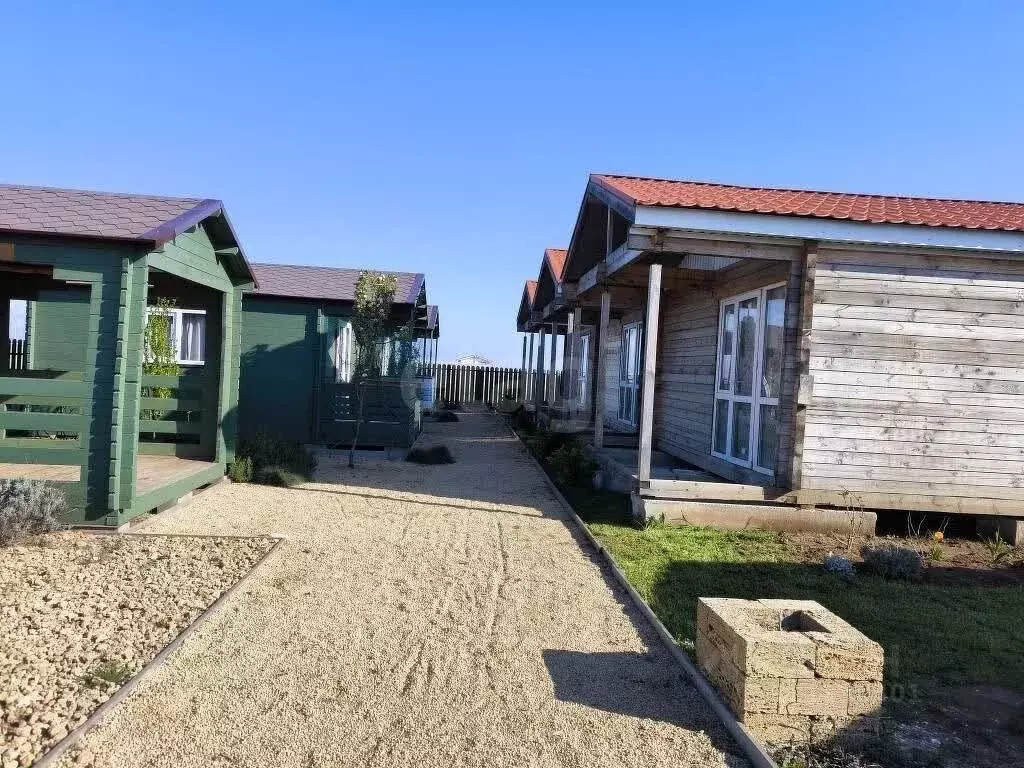 Дом в Крым, Сакский район, с. Штормовое ул. Жемчужная, 1 (80 м) - Фото 1