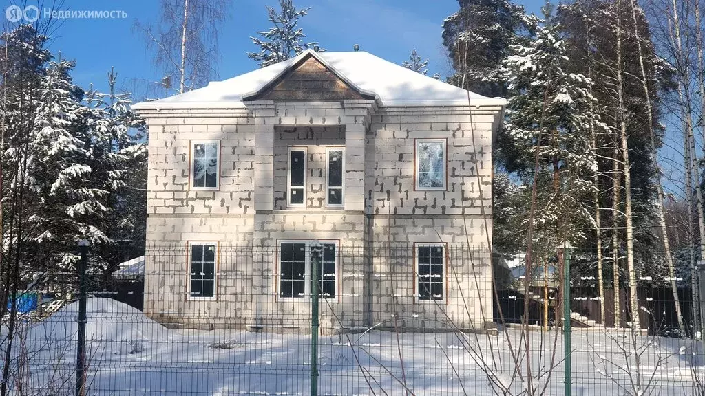 Дом в городской посёлок Вырица, улица Жертв Революции (186 м) - Фото 0