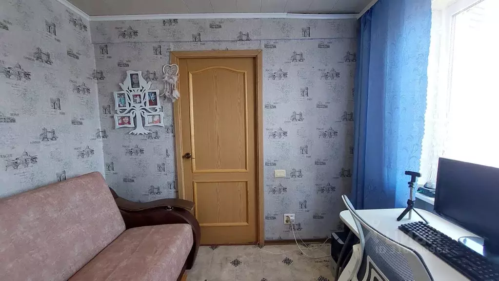 2-к кв. Омская область, Омск просп. Космический, 12 (45.0 м) - Фото 2