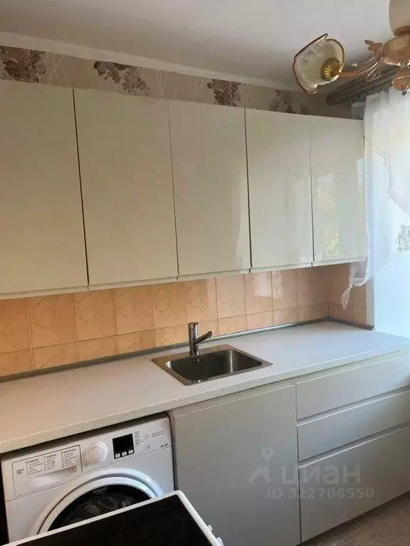 2-к кв. Свердловская область, Алапаевск ул. Братьев Смольниковых, 82 ... - Фото 2