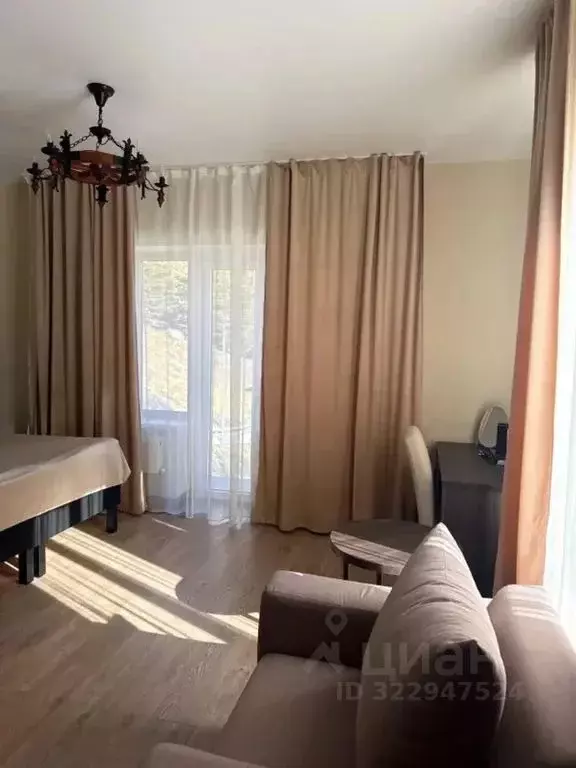 Комната Кабардино-Балкария, Эльбрусский район, с. Терскол ул. Азау, 4 - Фото 2