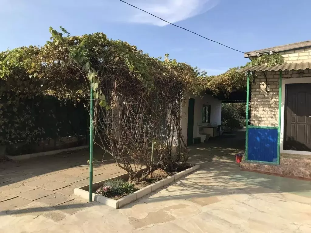 Дом в Калмыкия, Элиста ул. Автомобилистов, 73 (84 м) - Фото 2