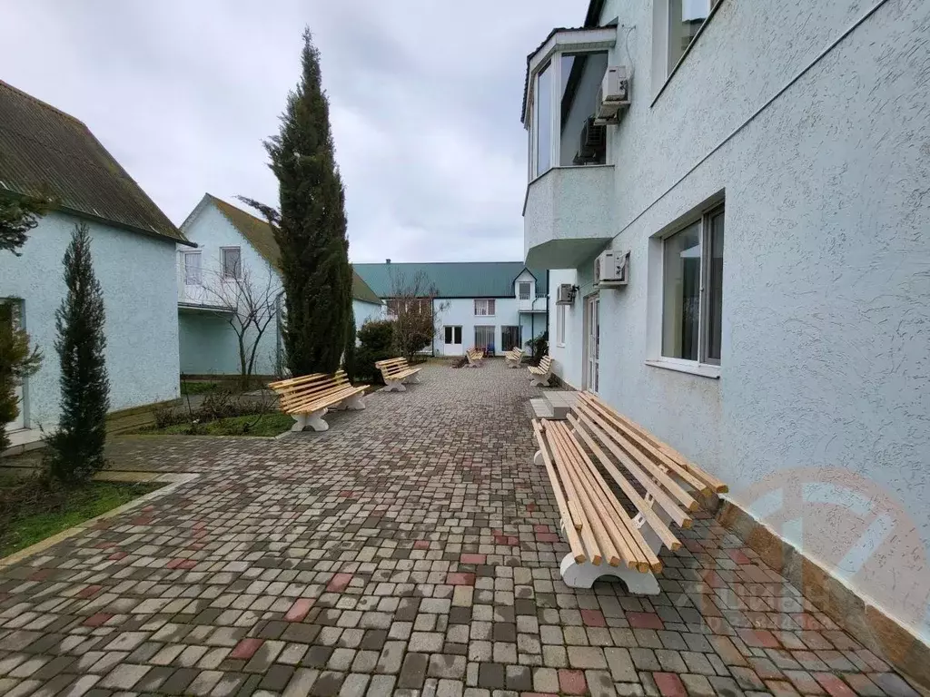 Дом в Крым, Сакский район, с. Штормовое ул. 60 лет Октября, 34 (334 м) - Фото 1