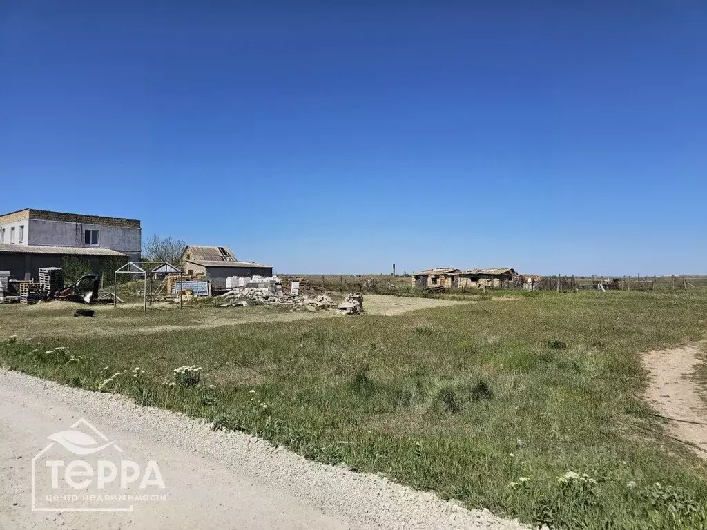 Участок в Крым, Сакский район, Суворовское с/пос, с. Каменоломня ул. ... - Фото 0