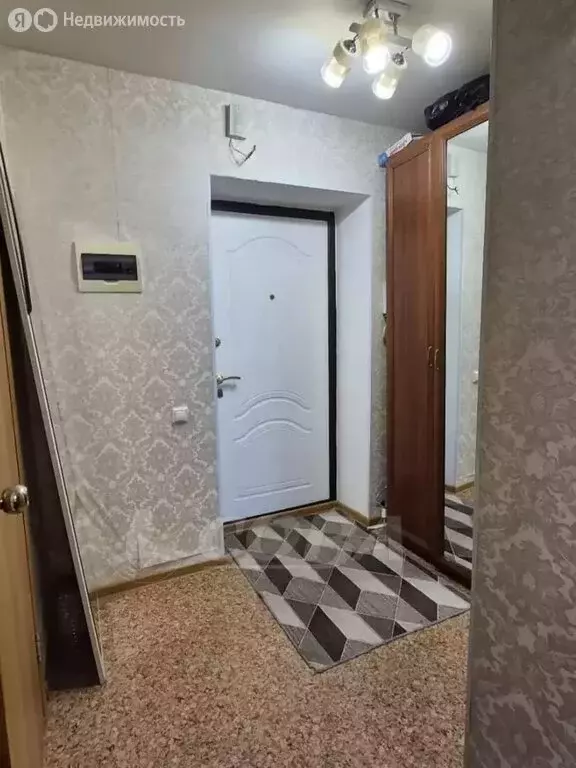1-комнатная квартира: Тюмень, улица Ю.-Р.Г. Эрвье, 14 (42 м) - Фото 0
