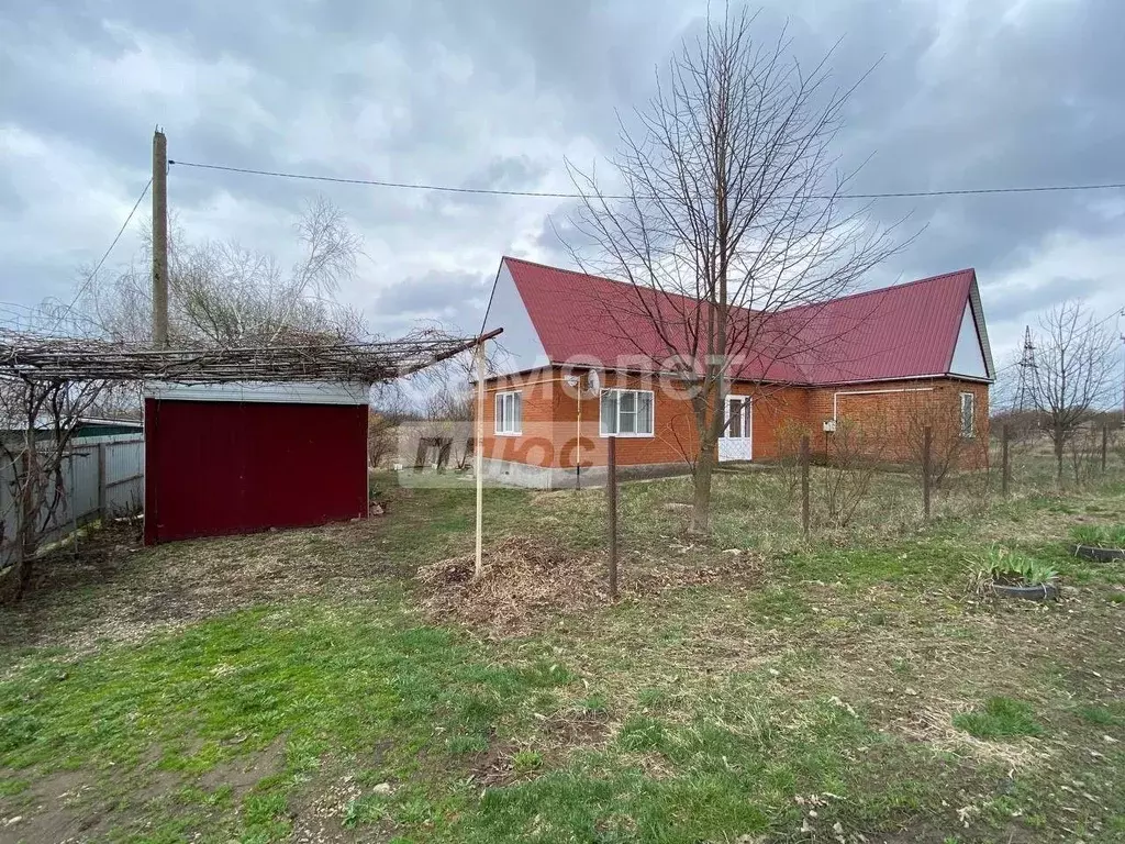 Дом в Краснодарский край, Кореновский район, Раздольная ст-ца ... - Фото 1