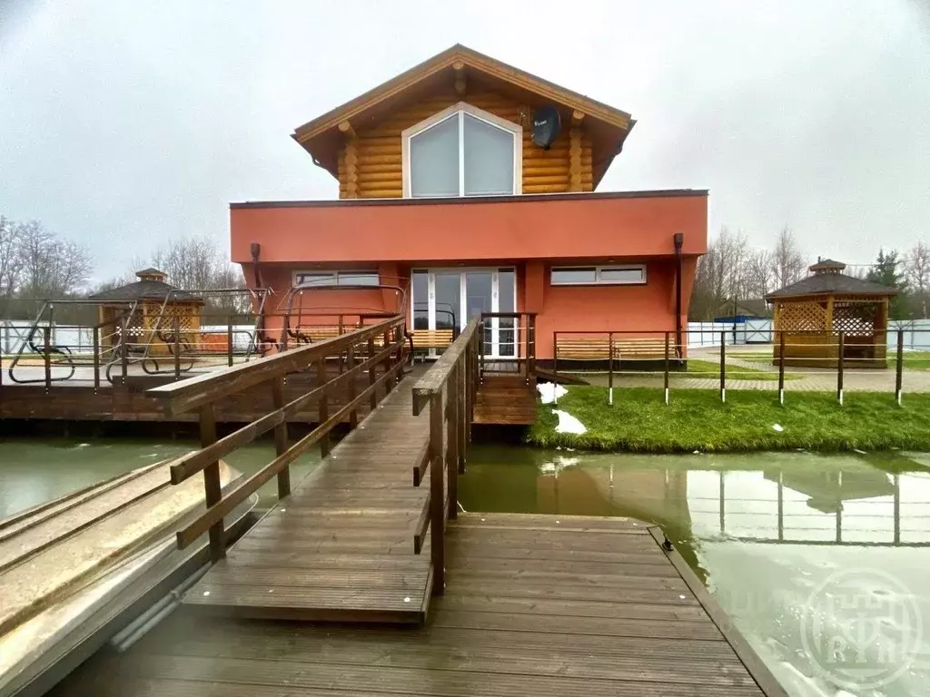 Дом в Ленинградская область, Выборгский район, пос. Красносельское  ... - Фото 1