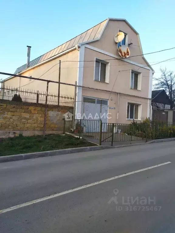 Дом в Крым, Симферополь ул. Чонгарская, 21 (332 м) - Фото 1