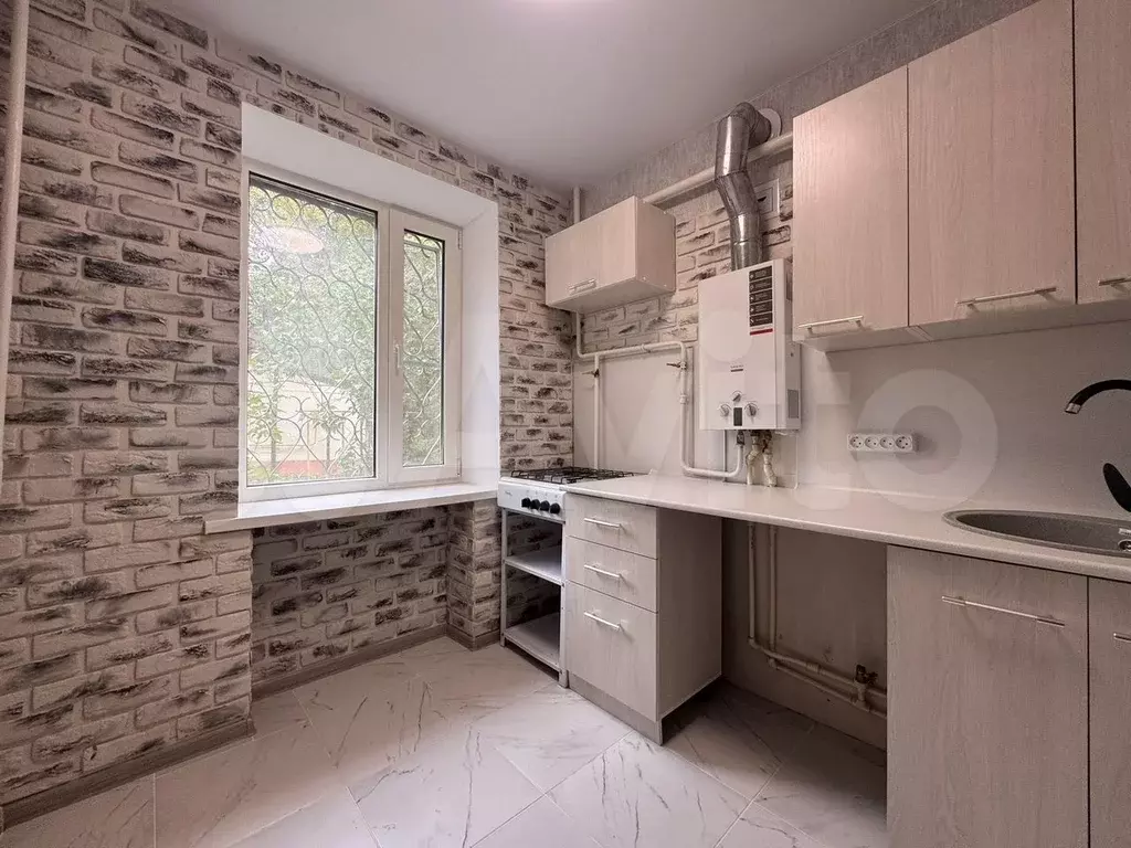 1-к. квартира, 30 м, 1/5 эт. - Фото 0