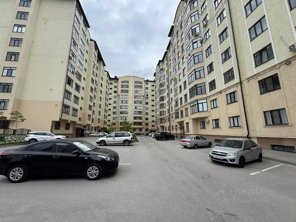 6-к кв. Кабардино-Балкария, Нальчик ул. Шарданова, 48 (225.0 м) - Фото 1