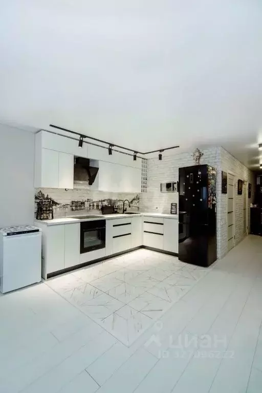 2-к кв. Алтайский край, Бийск ул. Георгия Прибыткова, 10/1 (77.8 м) - Фото 1