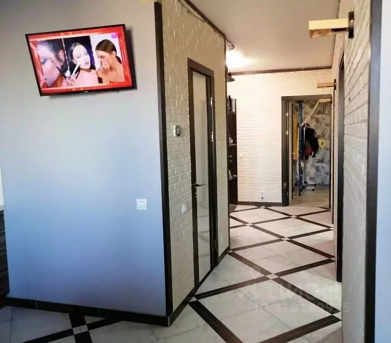 4-к кв. Красноярский край, Красноярск 6-я Полярная ул., 2А (85.0 м) - Фото 0