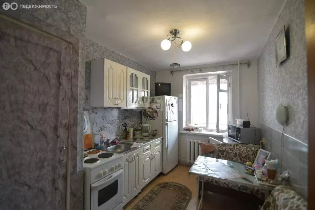 3-комнатная квартира: Южно-Сахалинск, планировочный район Луговое, ... - Фото 2