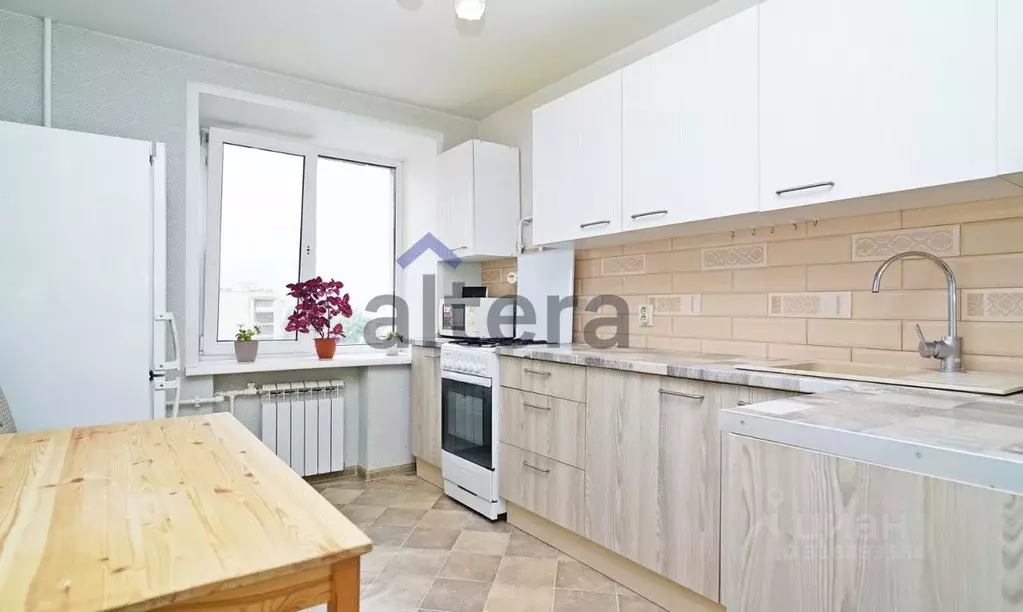 3-к кв. Татарстан, Казань ул. Максимова, 1 (64.0 м) - Фото 0