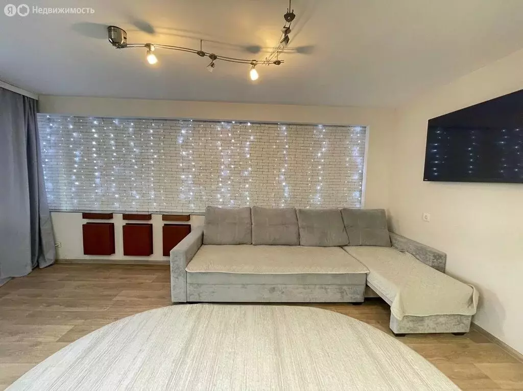 4-комнатная квартира: Волжский, улица Наримана Нариманова, 18 (74.3 м) - Фото 1