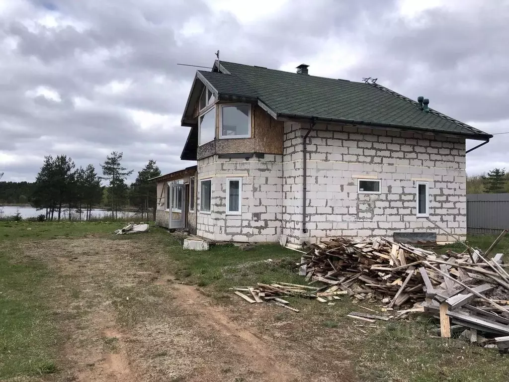 Дом в Ленинградская область, Киришский район, Будогощь пгт ул. Гоголя ... - Фото 0