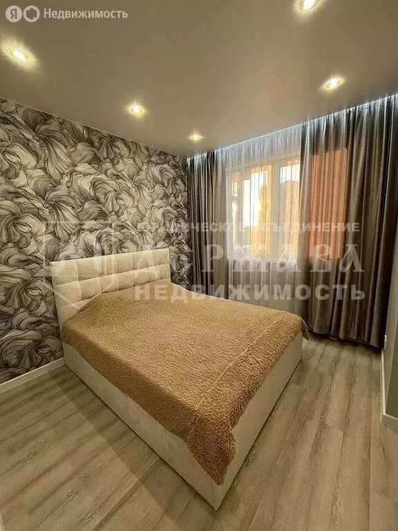 2-комнатная квартира: Кемерово, Октябрьский проспект, 30Б (38 м) - Фото 1