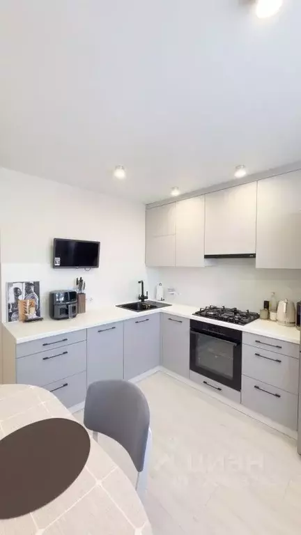 3-к кв. Коми, Сыктывкар ул. Ленина, 17 (66.8 м) - Фото 1