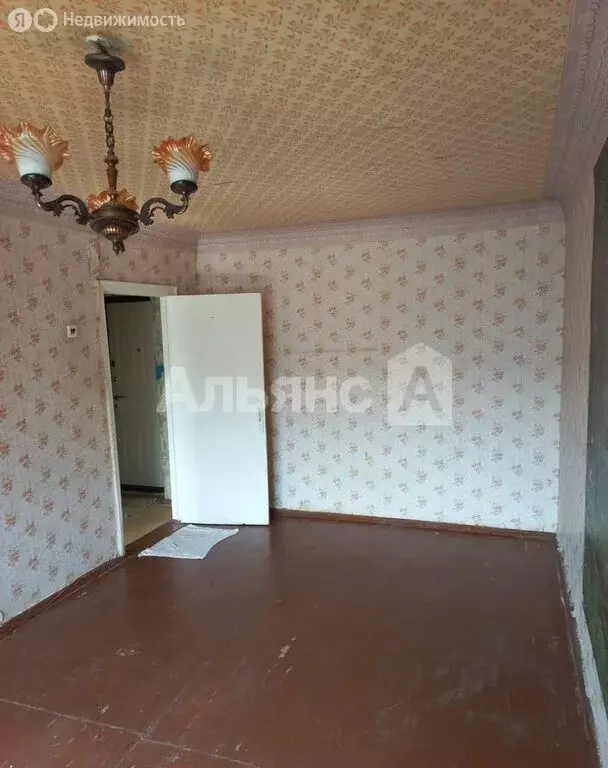 1-комнатная квартира: Каменск-Шахтинский, улица Пугачёва, 3А (30 м) - Фото 0