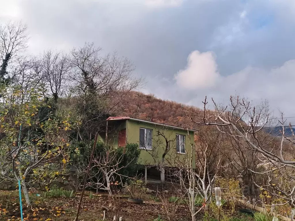 Дом в Крым, Алушта муниципальный округ, с. Малый Маяк ул. ... - Фото 1