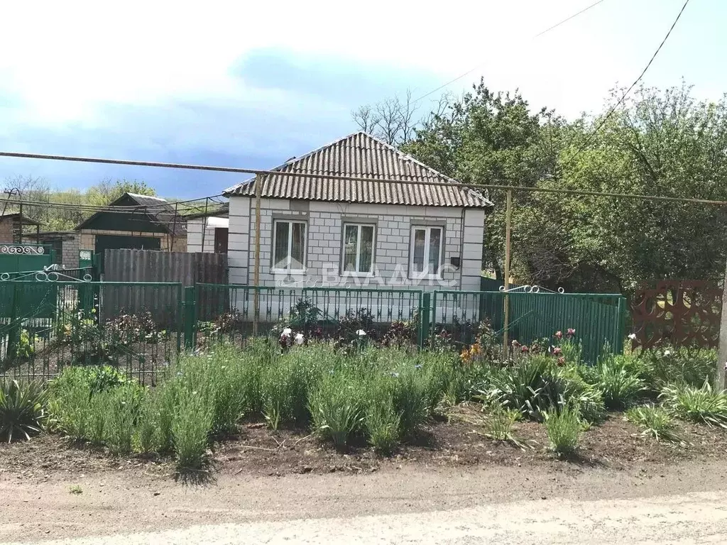 Дом в Ростовская область, Матвеево-Курганский район, с. Малокирсановка ... - Фото 0