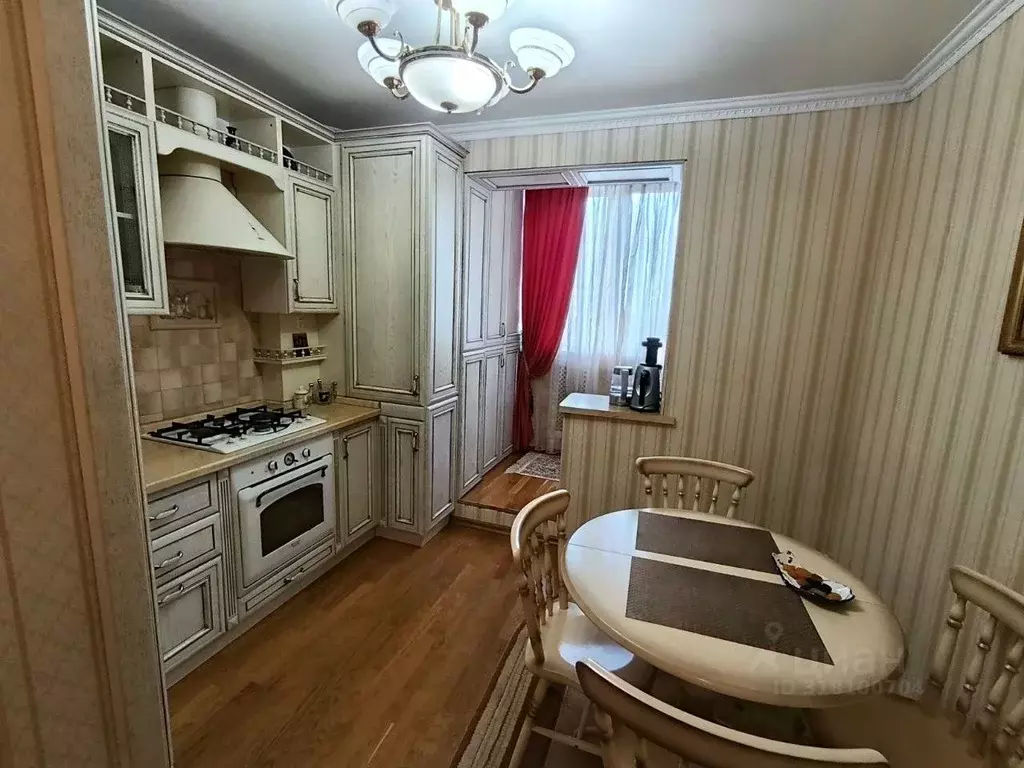 3-к кв. Белгородская область, Белгород ул. Есенина, 46а (71.4 м) - Фото 1