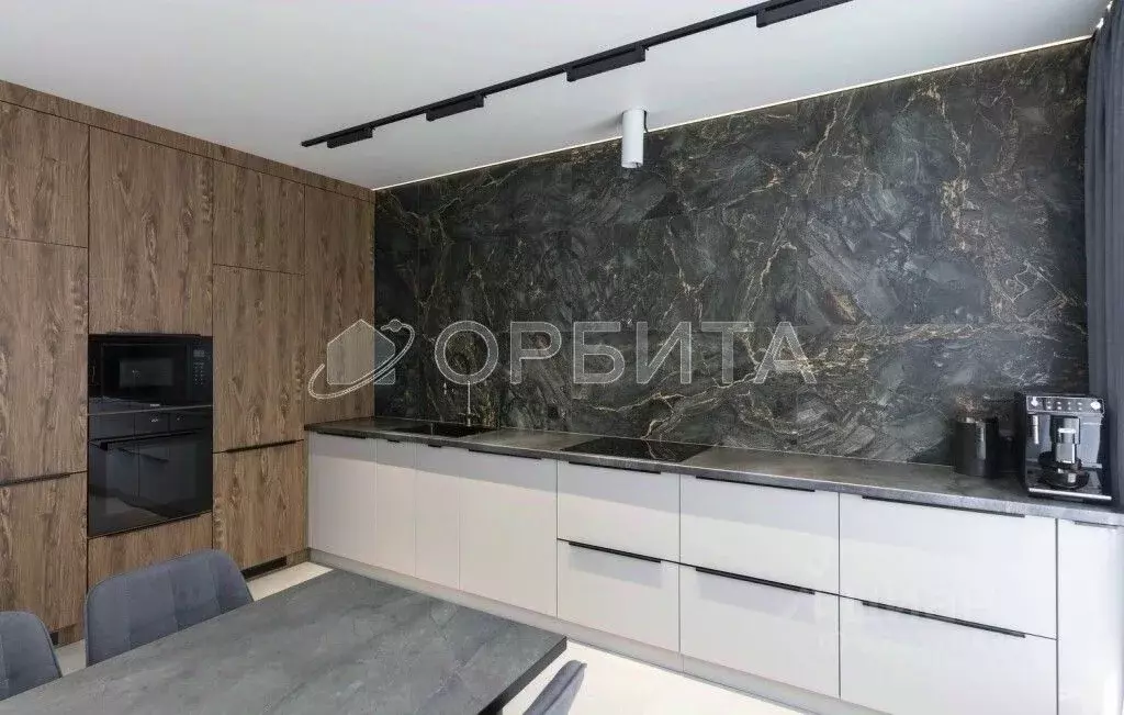 3-к кв. Тюменская область, Тюмень ул. Михаила Сперанского, 45 (100.0 ... - Фото 0