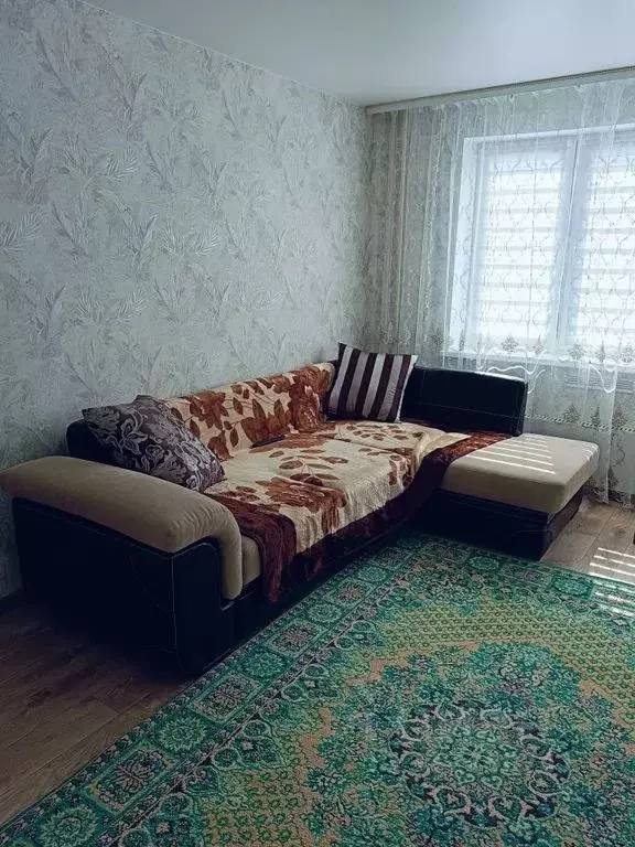 1-к кв. Омская область, Омск проезд 6-й Амурский, 18 (37.0 м) - Фото 0