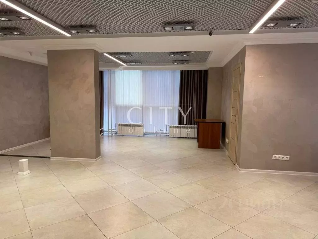 Офис в Тюменская область, Тюмень ул. Мельникайте, 125б (180 м) - Фото 1