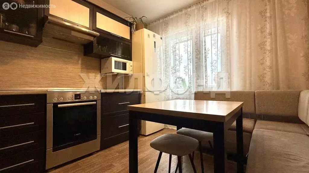 3-комнатная квартира: Иркутск, улица Шмидта, 40 (85.3 м) - Фото 1