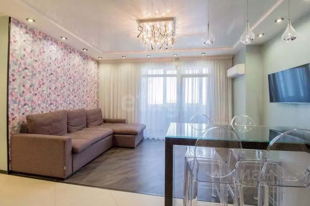4-к кв. Приморский край, Владивосток ул. Кирова, 49 (89.9 м) - Фото 0