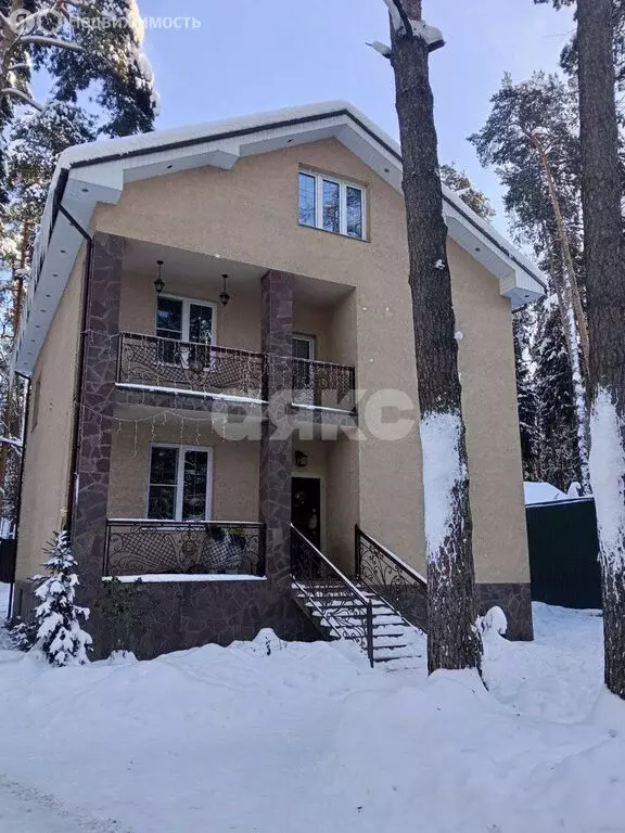 Дом в посёлок городского типа Кратово, улица Горького, 38 (333 м) - Фото 1