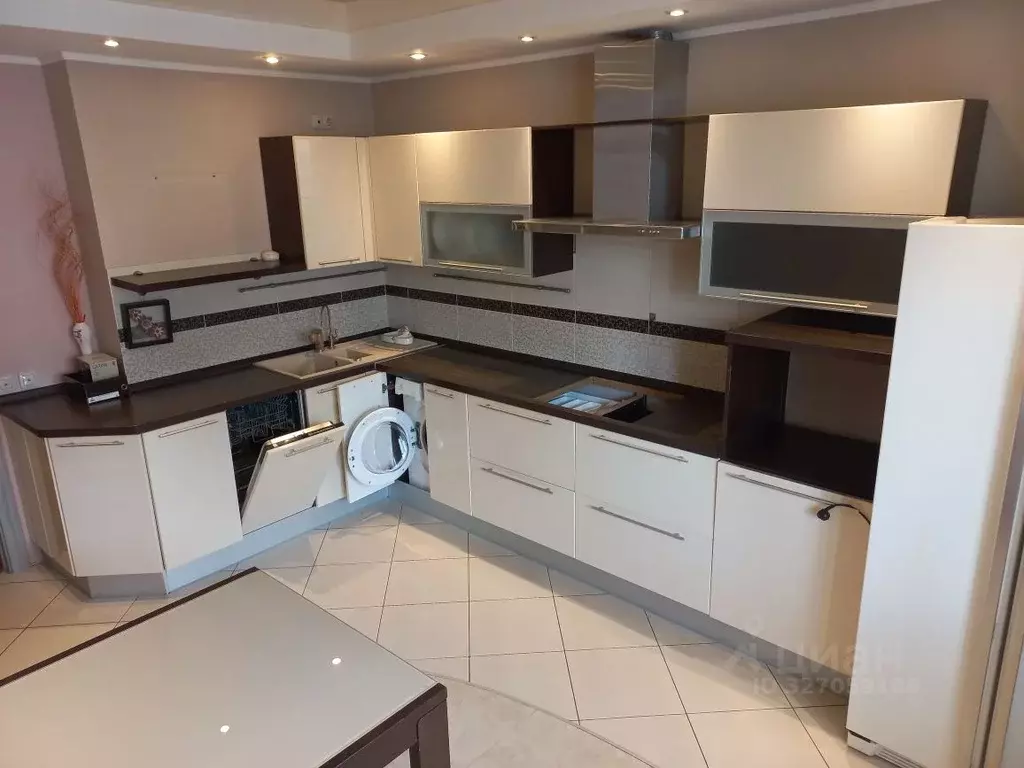 3-к кв. Свердловская область, Екатеринбург ул. 8 Марта, 181к6 (84.7 м) - Фото 1