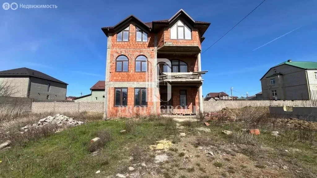 Дом в Махачкала, 1-я Звездопадная улица (360 м) - Фото 1