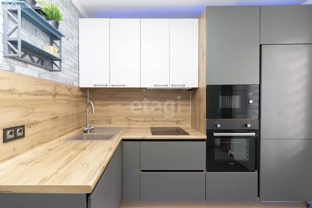 2-комнатная квартира: Тюмень, улица Александра Логунова, 12 (51 м) - Фото 1