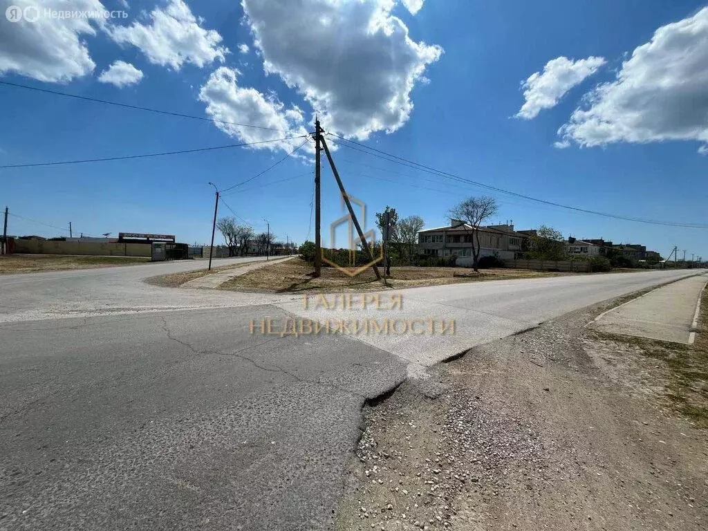 Участок в село Молочное, Ново-Садовая улица, 27 (10 м) - Фото 0