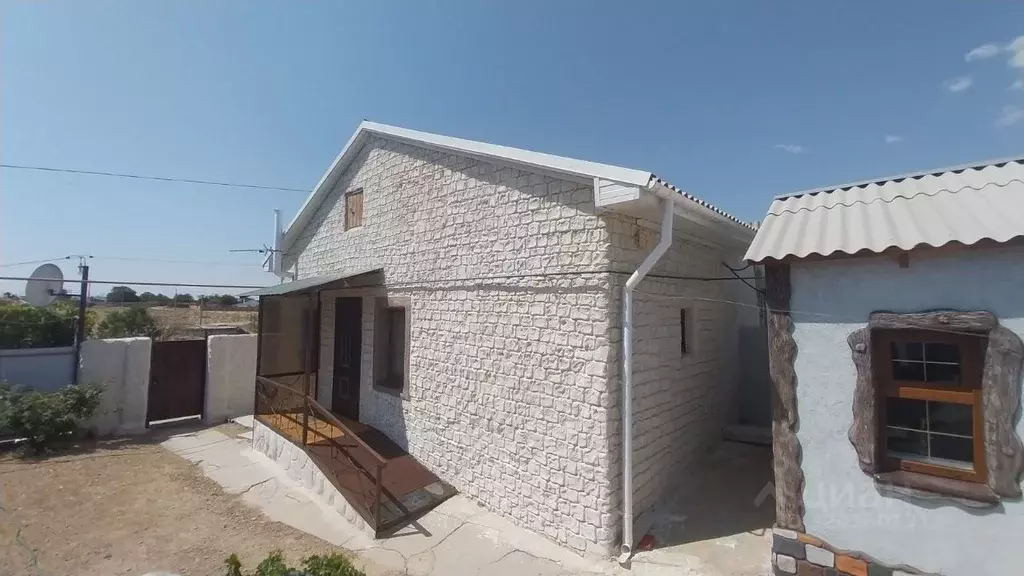 Дом в Крым, Сакский район, Вересаевское с/пос, с. Глинка ул. Садовая, ... - Фото 1