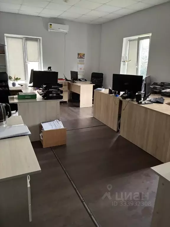 Офис в Ленинградская область, Гатчина просп. 25 Октября, 28А (81 м) - Фото 2