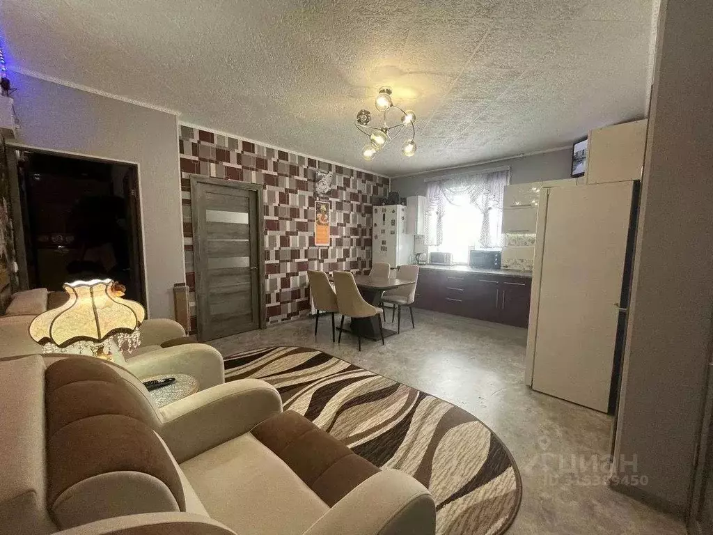 3-к кв. Хабаровский край, Николаевск-на-Амуре ул. Кирова, 6А (54.4 м) - Фото 0