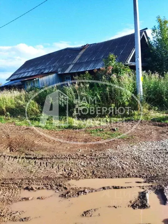 Дом в Пермский край, Чусовской городской округ, пос. Комарихинский ул. ... - Фото 1