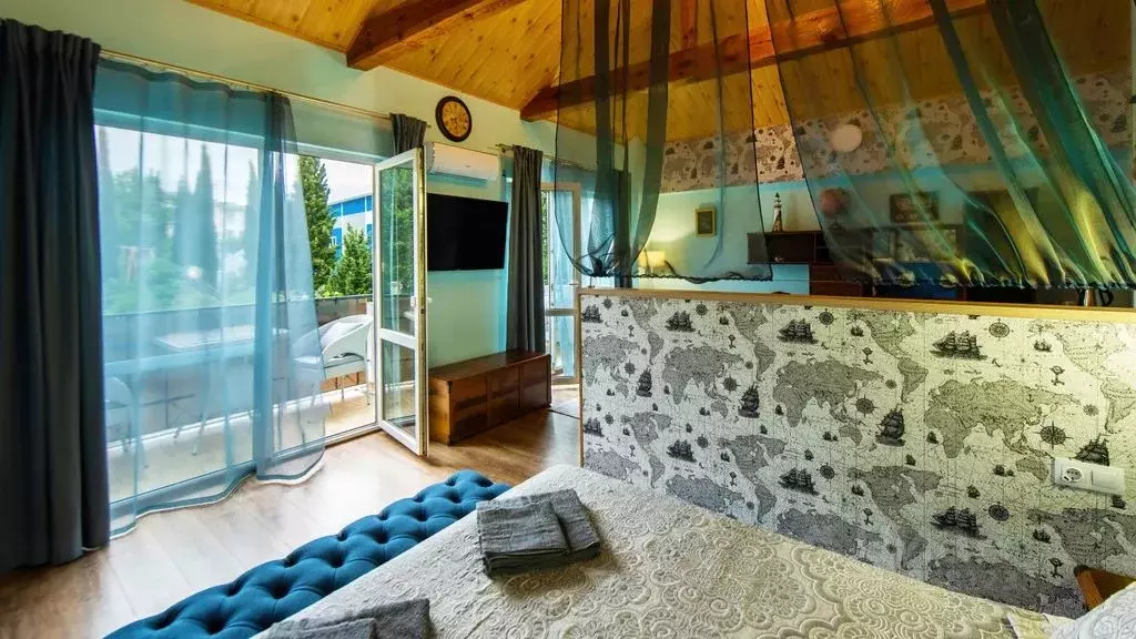 Комната Крым, Алушта пер. Ревкомовский, 3А - Фото 2